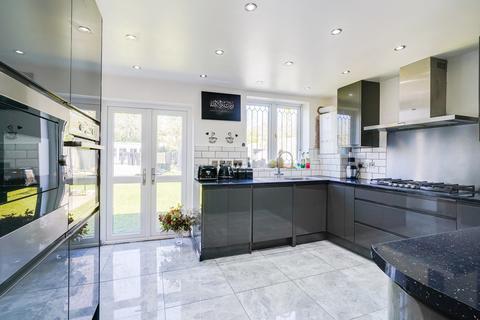 22 Langdale Gardens, Perivale, Greenford, UB6 8DG
