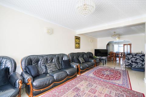 22 Langdale Gardens, Perivale, Greenford, UB6 8DG