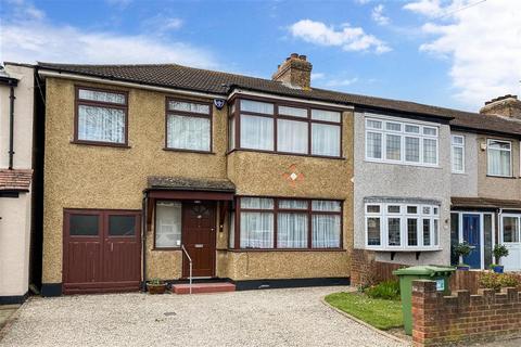 36 Acacia Avenue, Hornchurch, RM12 4EN
