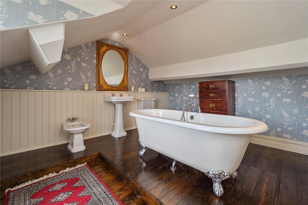 2nd Floor Bathroom