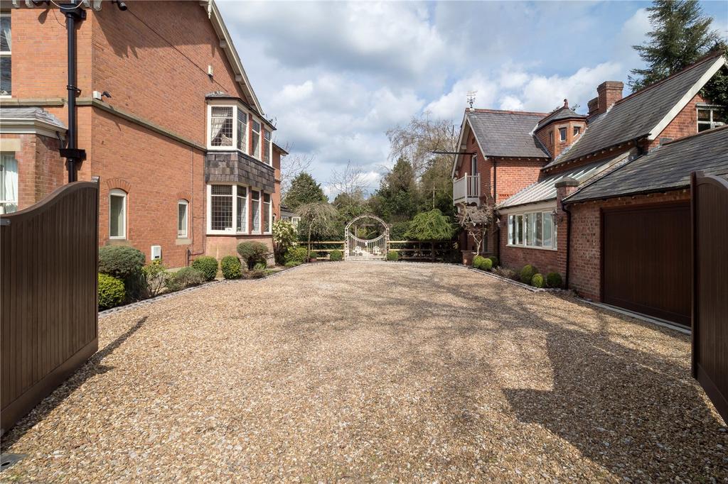 House &amp; Coach House