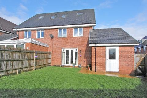 15 Arena Close, Andover, SP11 6YD