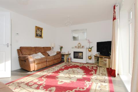15 Arena Close, Andover, SP11 6YD