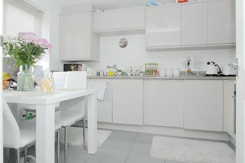 15 Arena Close, Andover, SP11 6YD