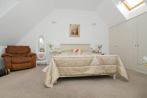 15 Arena Close, Andover, SP11 6YD
