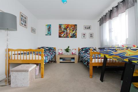 15 Arena Close, Andover, SP11 6YD