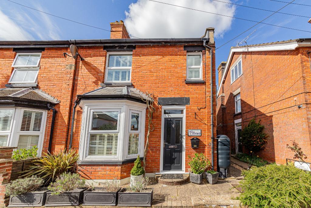 Balmoral Road, Andover, SP10 2 bed semidetached house £290,000