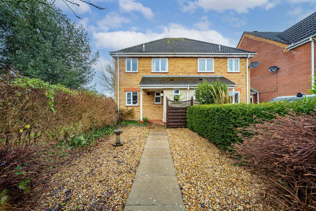 Borkum Close, Saxon Fields, Andover, SP10 3 bed semidetached house £