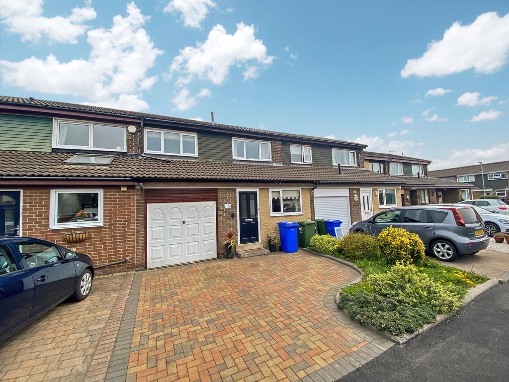 Harnham Grove, Cramlington... 3 bed terraced house £130,000