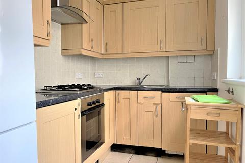 97 Poplar Road, Leatherhead, KT22 8SB