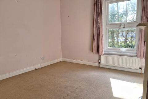 97 Poplar Road, Leatherhead, KT22 8SB
