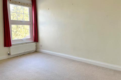 97 Poplar Road, Leatherhead, KT22 8SB