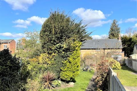 97 Poplar Road, Leatherhead, KT22 8SB