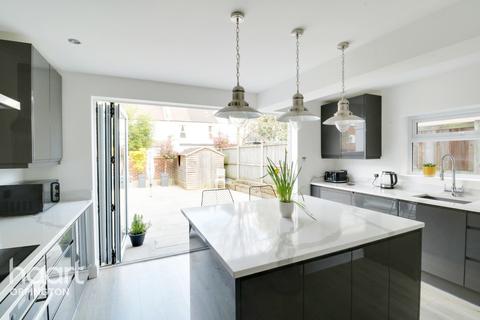 13 Raglan Road, Bromley, BR2 9NN