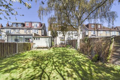 41 Buxton Drive, New Malden, KT3 3UX