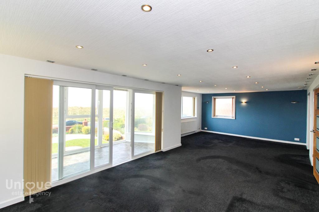 The Sandpipers, 53 North Promenade, Lytham St. Annes, FY8 2 bed