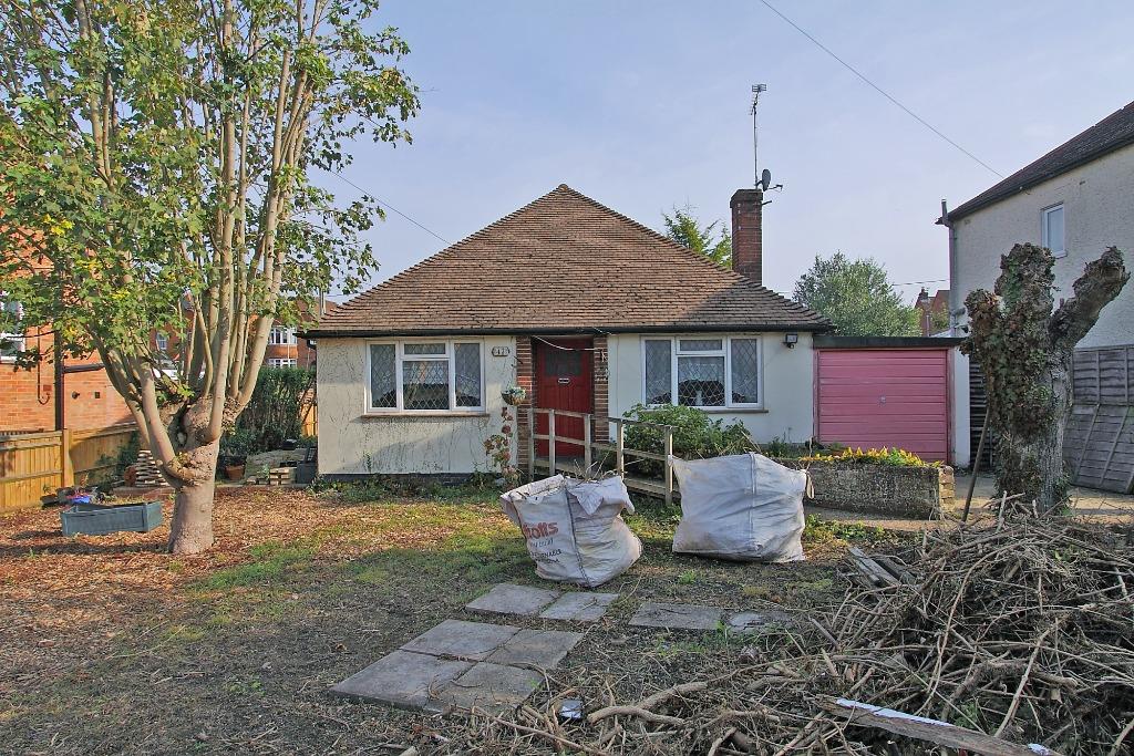 South View Gardens, Andover, SP10 3 bed bungalow £270,000