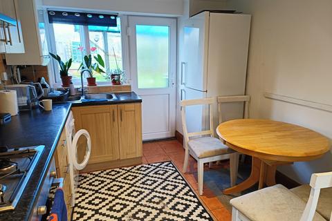 2 bedroom terraced house to rent, Thirsk Road, Corby, NN18