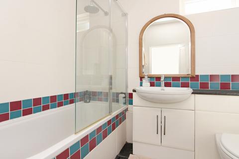 127 Darwin Road, London, W5 4BB