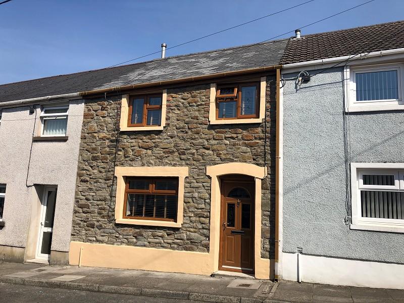 Park Street, Maesteg, Bridgend. CF34 9BA 3 bed terraced house £130,000