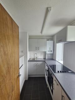 2 bedroom flat to rent, Solly Court, Eastbourne BN21