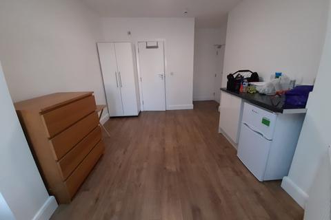House share to rent - Chichester Road, Edmonton