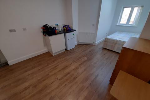 House share to rent - Chichester Road, Edmonton