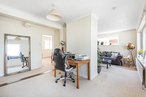 17 Sunnydown Road, Winchester, SO22 4LD