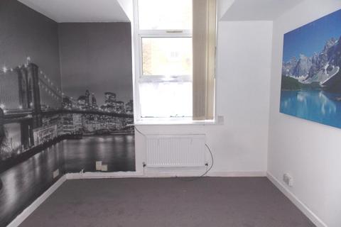 1 bedroom flat to rent, Russell Street, Keighley, BD21