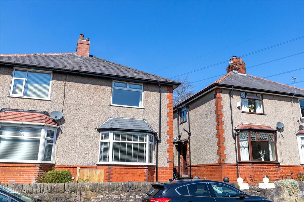 Sandy Lane, Darwen, BB3 2 bed semidetached house £140,000