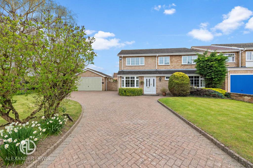Rook Tree Close, Stotfold, Hitchin... 4 bed detached house £650,000