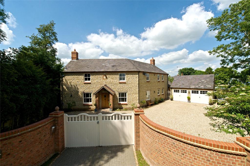 Banbury Lane, Fosters Booth... 4 bed detached house £2,500 pcm (£577 pw)