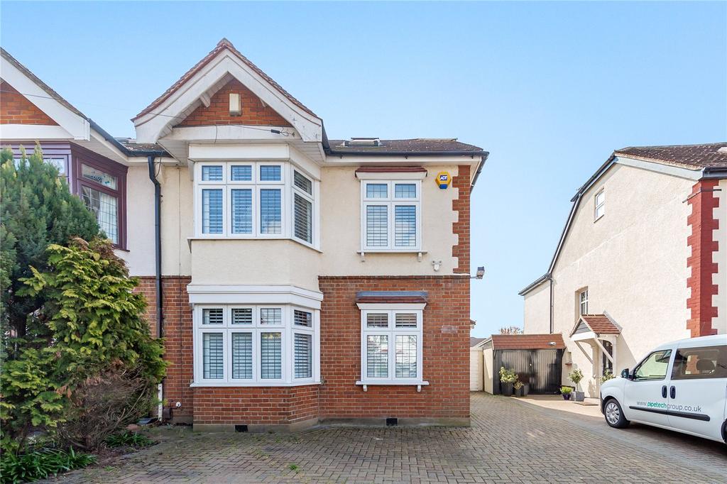 Sunnyside Gardens, Upminster, RM14 4 bed semidetached house £825,000