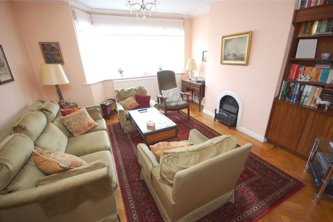 5 Wentworth Close, London, N3 1YP