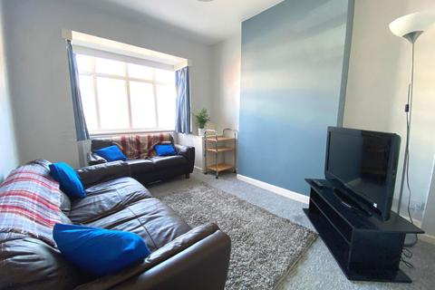 142 Balmoral Road, Northampton, NN2 6JZ
