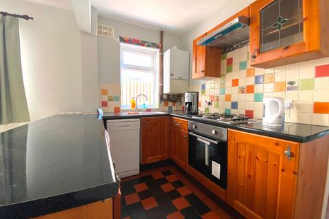 142 Balmoral Road, Northampton, NN2 6JZ