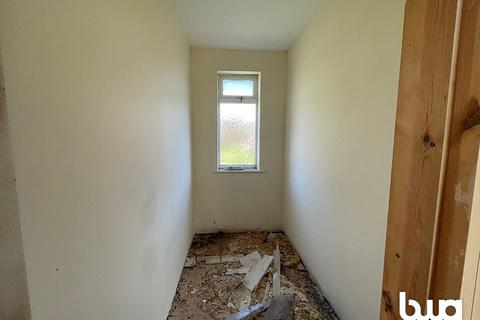 6 Beaconsfield Drive, Wolverhampton, WV4 6AE