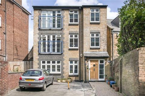6 Dunn Street, London, E8 2DG