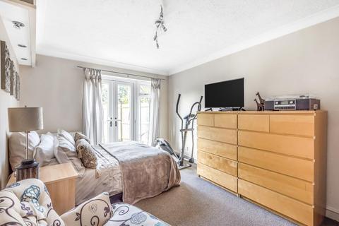 33 Albemarle Park, Beckenham, BR3 5XG