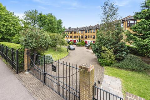 33 Albemarle Park, Beckenham, BR3 5XG