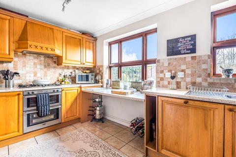 33 Albemarle Park, Beckenham, BR3 5XG
