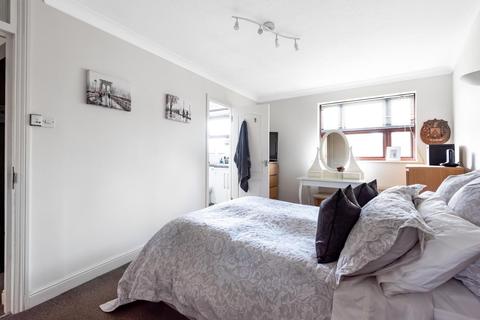 33 Albemarle Park, Beckenham, BR3 5XG