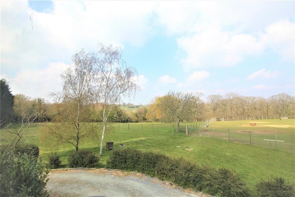 Horns Oak Road, Meopham, Gravesend, DA13 2 bed apartment to rent £