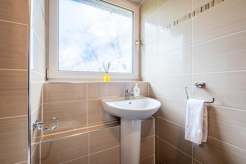Flat 1/2, 220 Cairnhill Circus, Glasgow, G52 3NW