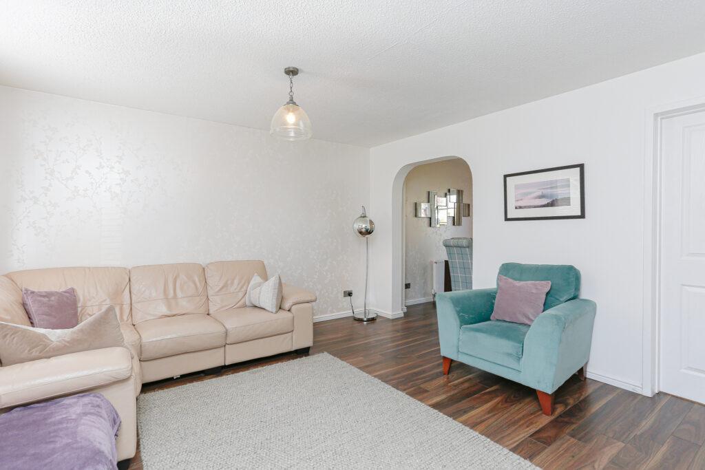 Glaive Avenue, Stirling, FK7 3 bed link detached house £205,000