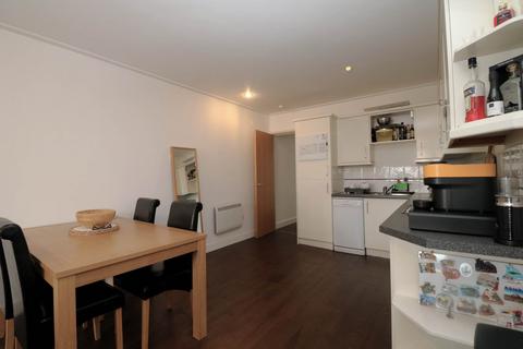 1 bedroom apartment to rent, City Approach, London