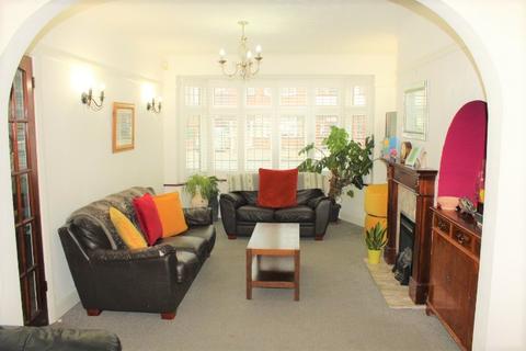41 Daneswood Avenue, London, SE6 2RG
