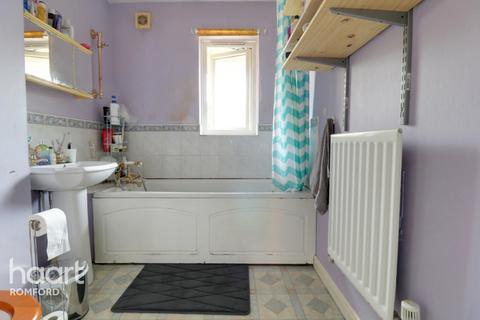 31 Campion Close, Rush Green, Romford, RM7 0WX