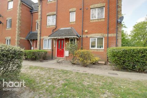 31 Campion Close, Rush Green, Romford, RM7 0WX