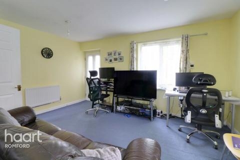 31 Campion Close, Rush Green, Romford, RM7 0WX